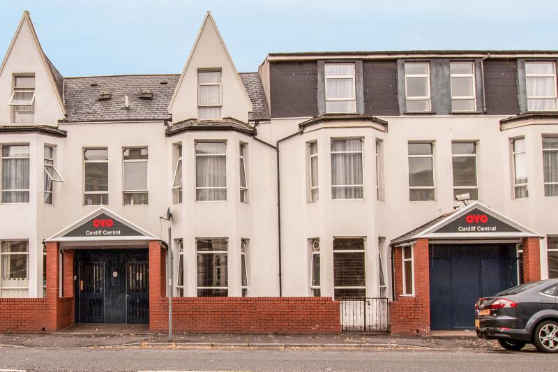 Oyo Flagship Cardiff Central Exterior photo